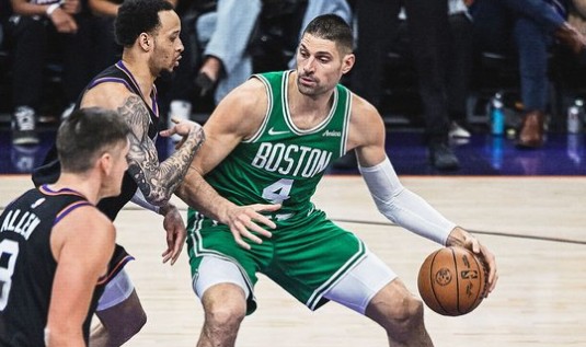 九游体育中国官网-巩固东部第二！绿军逆转大胜太阳 怀特22+8+8格林18中5