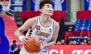 不着急慢慢来！孙铭徽复出14分钟 5中1拿到4分3板2助&amp;正负值+12