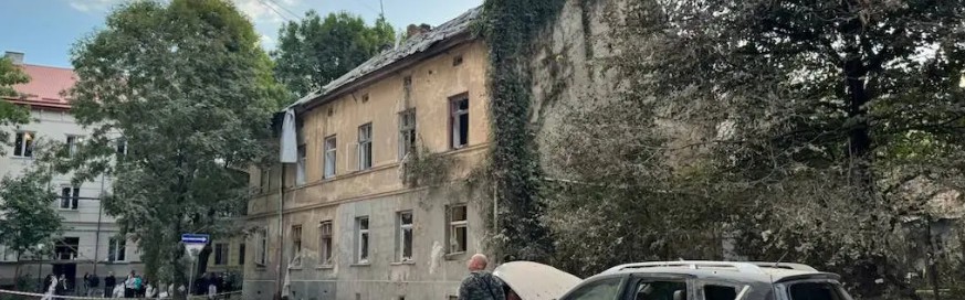 九游体育中国官网-俄空袭乌西部城市与美国工厂酿1死26伤，乌克兰试射射程3000公里的火烈鸟导弹 | 狼叔看世界