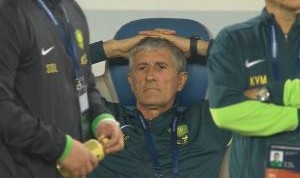 九游体育app-蜜汁换人！达万韩佳奇伤退，塞蒂恩57分钟仍换下斯帕吉奇、张玉宁