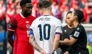 九游体育中国官网-FIFA病毒+兽医debuff阿方索半决赛受轻伤 季军战仍首发致重伤