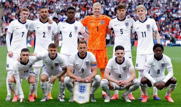 九游体育app-三狮又变三喵，热身赛踢成这样像欧洲杯争冠的吗？