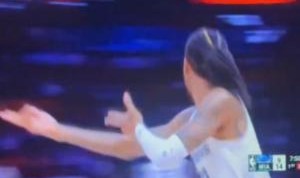 九游体育官网入口-联盟才刚刚警告你啊！莫兰特撤步三分开枪庆祝