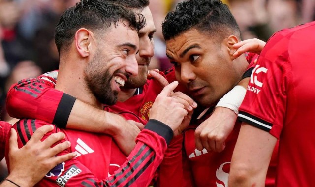 绝对核心，电讯报：B费本赛季进球+助攻为曼联带来了25分