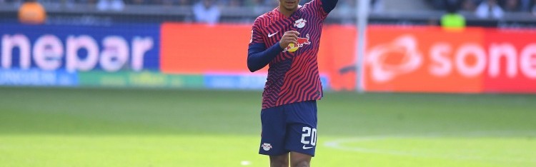 罗马诺透露恩昆库转会为切尔西签下哈维-西蒙斯铺平道路