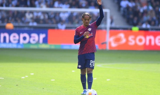 罗马诺透露恩昆库转会为切尔西签下哈维-西蒙斯铺平道路