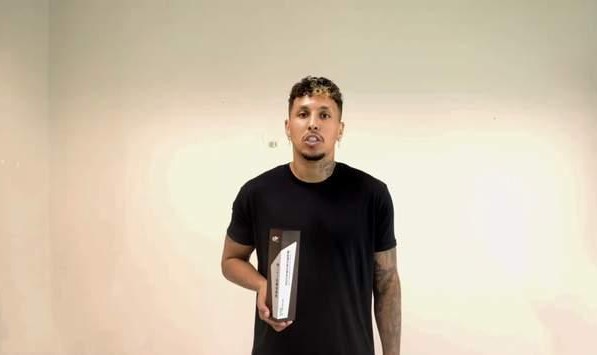 韩鹏驯服克雷桑，甘愿让出开火权，泰山赛程调整 决定3队争冠前景