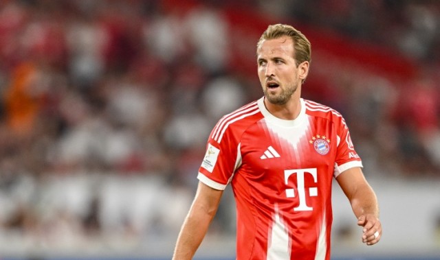 凯恩：首秀即在正式比赛中打进制胜球，这对迪亚斯是完美的开始